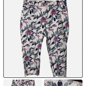 Chico’s Capri NWT Size 3.5 (18) Brilliant Bloom Girlfriend Perfect Stretch